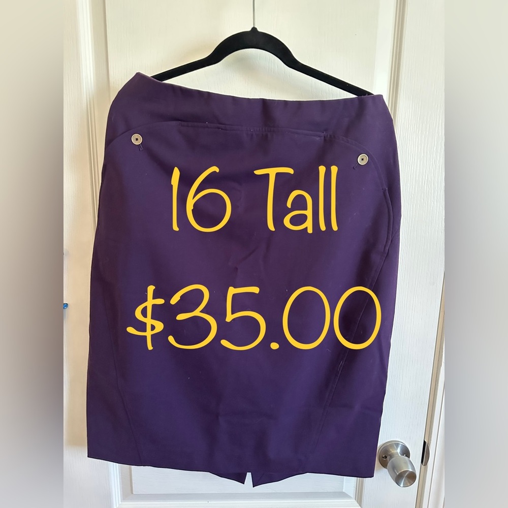 Delta Airlines Plum Skirt - Customer Service / Flight Attendant